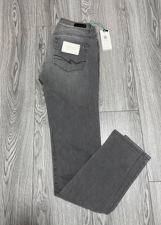 Tommy hilfiger dzinsai 