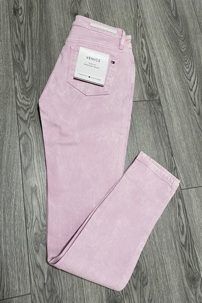 Tommy hilfiger dzinsai 