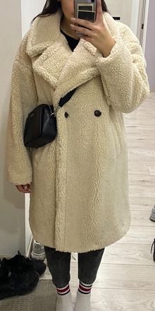 Kreminis teddy paltas