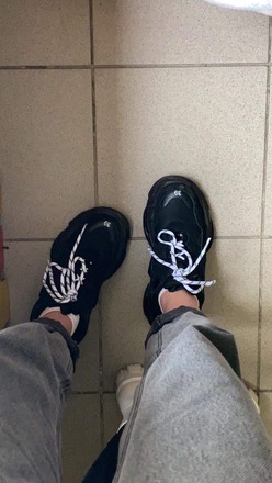 Balenciaga kedai
