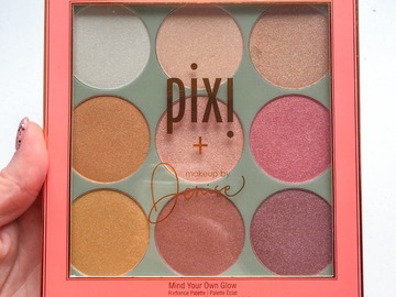 For sale: Pixi beauty Glow palete