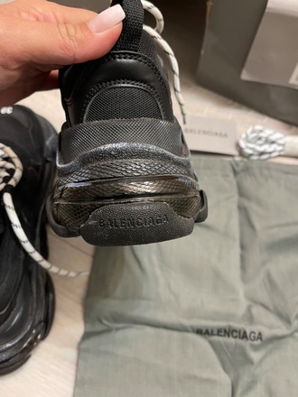 Balenciaga 