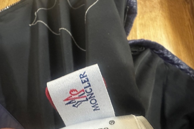 Moncler striuke