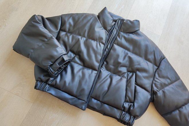 Nauja Bomber dirbtinės odos Pull&Bear striukė
