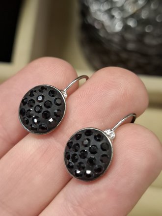 Juodi auskarai su swarovski akutėmis