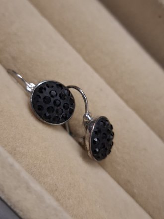 Juodi auskarai su swarovski akutėmis