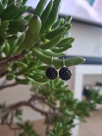 Juodi auskarai su swarovski akutėmis