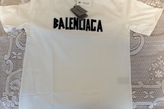 Na sprzedaż: Balenciaga maikute