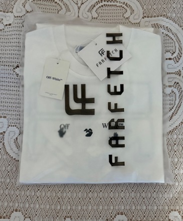 Off-White maikutė