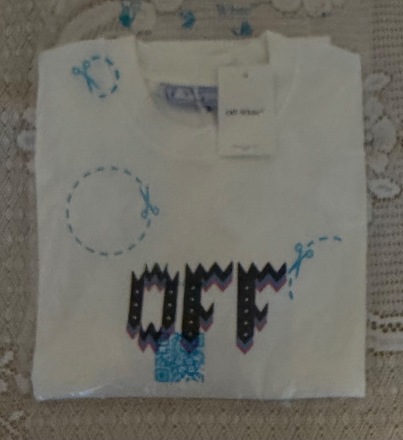 Off-white maikute