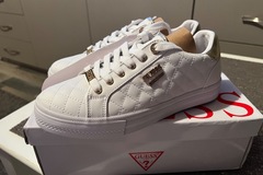 Parduoda: Guess Laisvalaikio batai