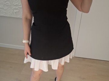 Parduoda: Juoda suknelė su baltu pasijoniu