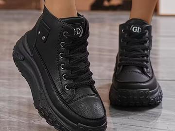 Parduoda: Platforminiai batai su storu padu rudeniui žiemai