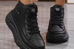 Parduoda: Platforminiai batai su storu padu rudeniui žiemai