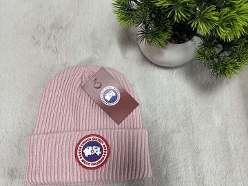 Parduoda: Canada Goose kepurės
