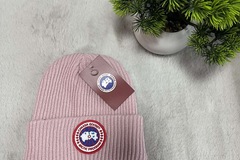 Parduoda: Canada Goose kepurės
