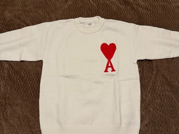 Ieško: Ami Paris megztukas