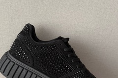 Parduoda: Kedukai naujieną 