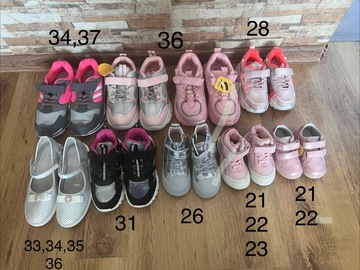 Parduoda: Mergaitiški kedai