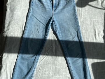 Parduoda: Levi’s moteriški tiesūs džinsai aukštu liemeniu 724 high rise