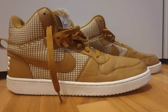 Продается: Batai NIKE Court Borough Mid 