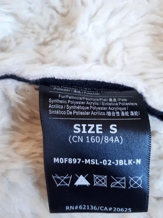 Orginali, labai graži, šilta Guess striukytė