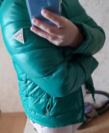 Apinauja,originali Guess labai grazi striukyte S/M