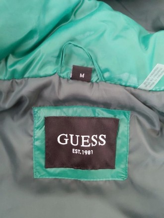 Apinauja,originali Guess labai grazi striukyte S/M