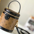 For sale: Louis vouitton 