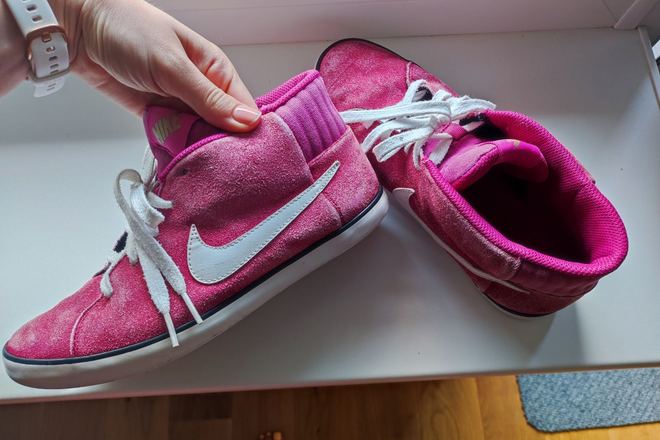 Dėvėti ryškiai rožiniai NIKE Match Mid Sneakers