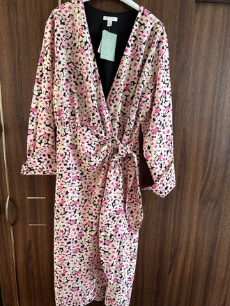Nauja  viskozes H&M suknele M dydis.