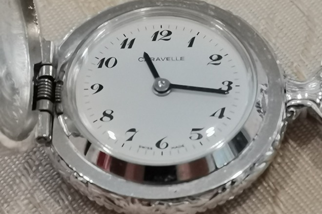 "Caravelle by Bulova" kišeninis laikrodis su šveicarišku mech.