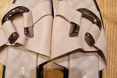 For sale: Bengzo baldini šlepetės